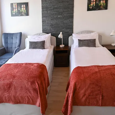 아파트 Mahesars 2 *