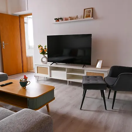 아파트 Mahesars 2 *