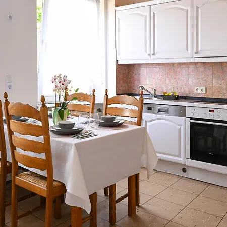 아파트 Mahesars 2 에네페탈